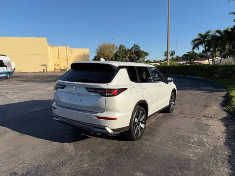 2025 Mitsubishi Outlander SE