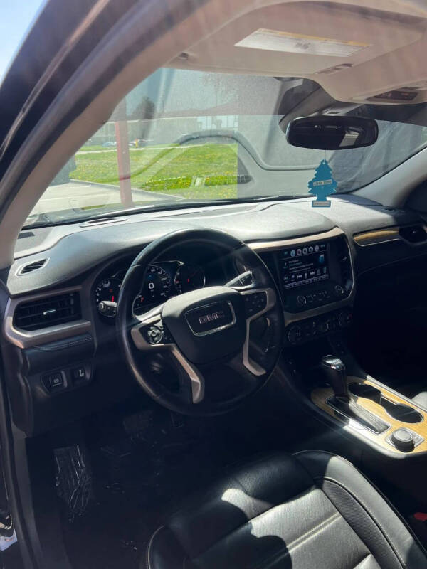 2017 GMC Acadia Denali