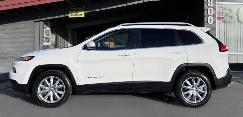 2016 Jeep Cherokee Limited photo 12