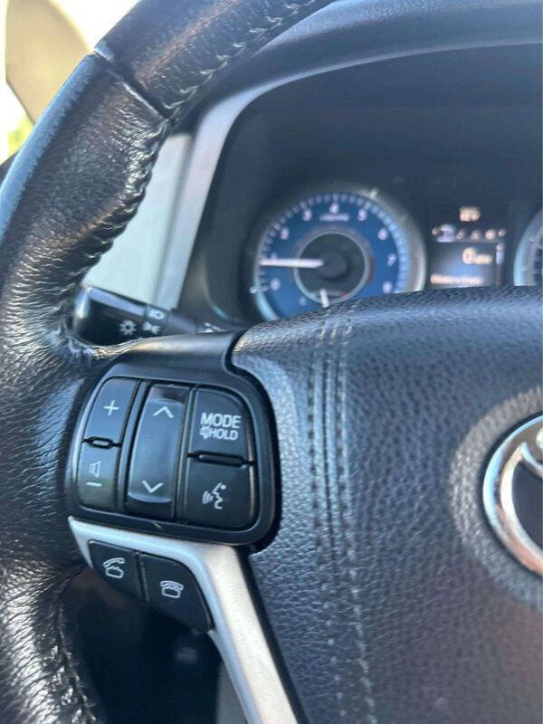 2017 Toyota Sienna XLE 7-Passenger
