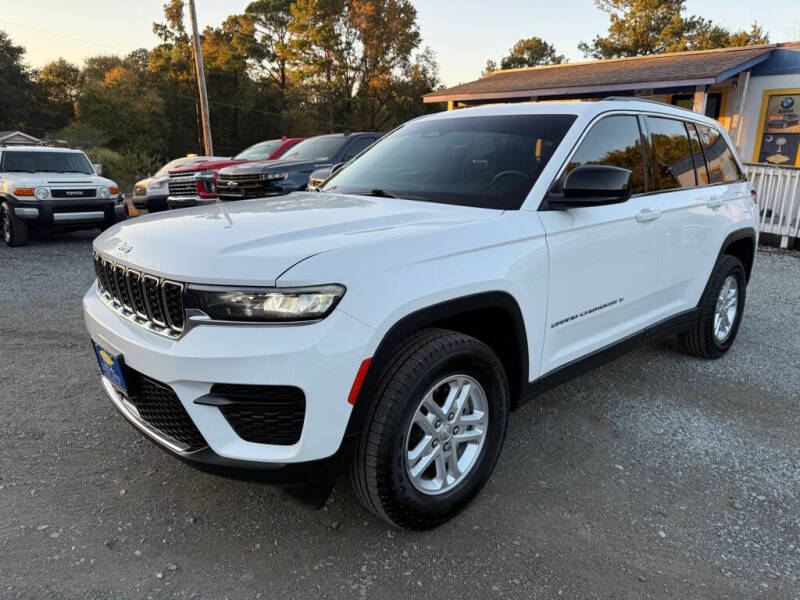 2023 Jeep Grand Cherokee Laredo's photo
