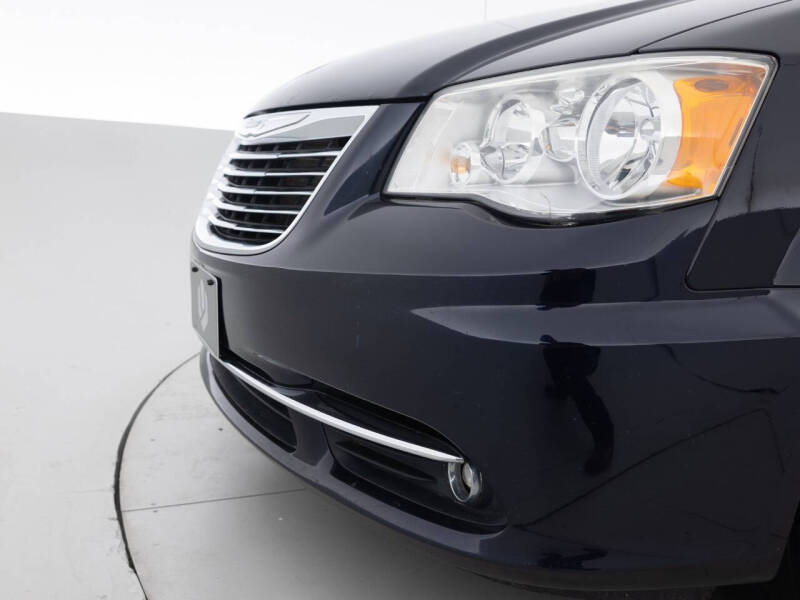 2011 Chrysler Town and Country Touring