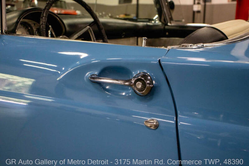 1957 Ford Thunderbird