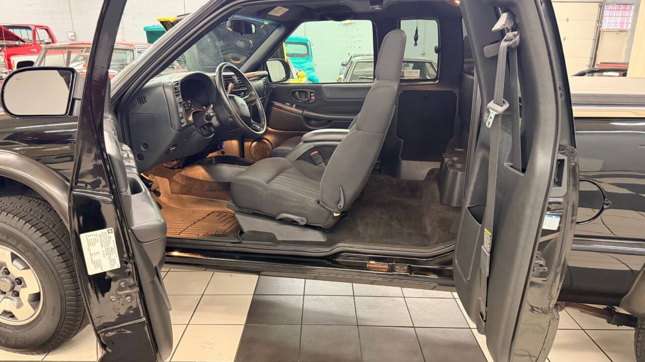 2003 Chevrolet S-10 27