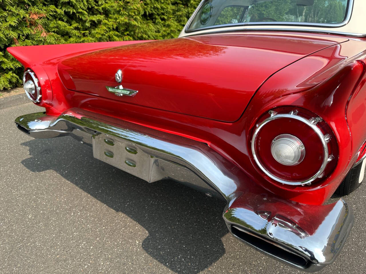 1957 Ford Thunderbird 21