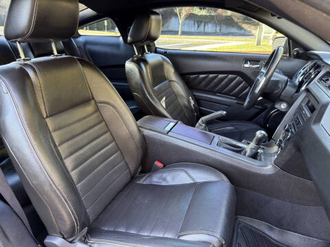 2010 Ford Mustang V6 Premium