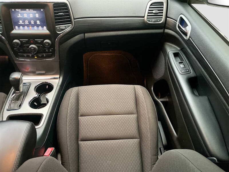 2019 Jeep Grand Cherokee Laredo E