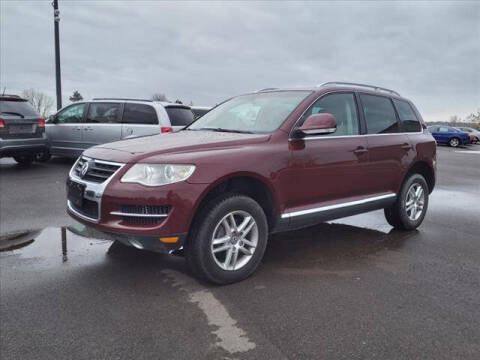 2008 Volkswagen Touareg 2 for sale at Kern Auto Sales & Service LLC in Chelsea MI