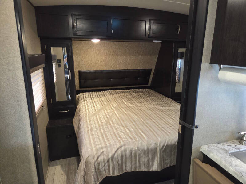 2021 Imagine  RV 32'