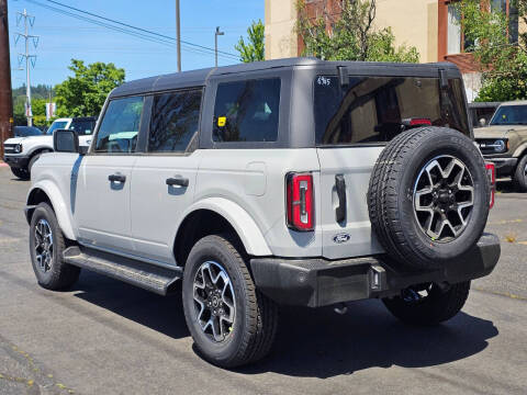 2026 Ford Bronco Outer Banks