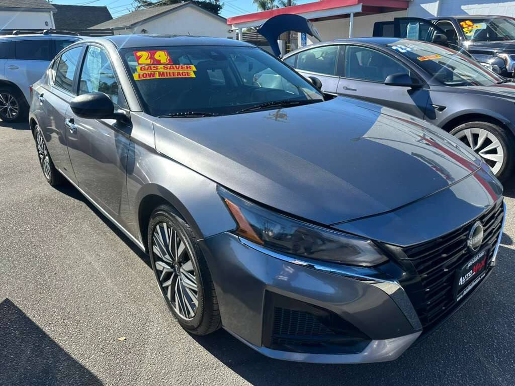 2024 Nissan Altima 2.5 SV 4dr Sedan's photo