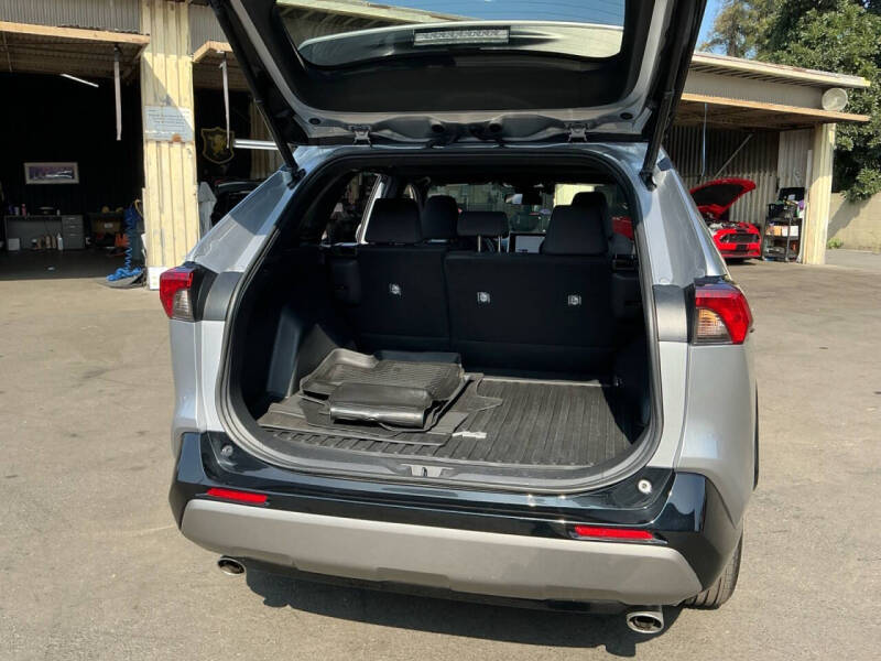 2023 Toyota RAV4 Hybrid SE