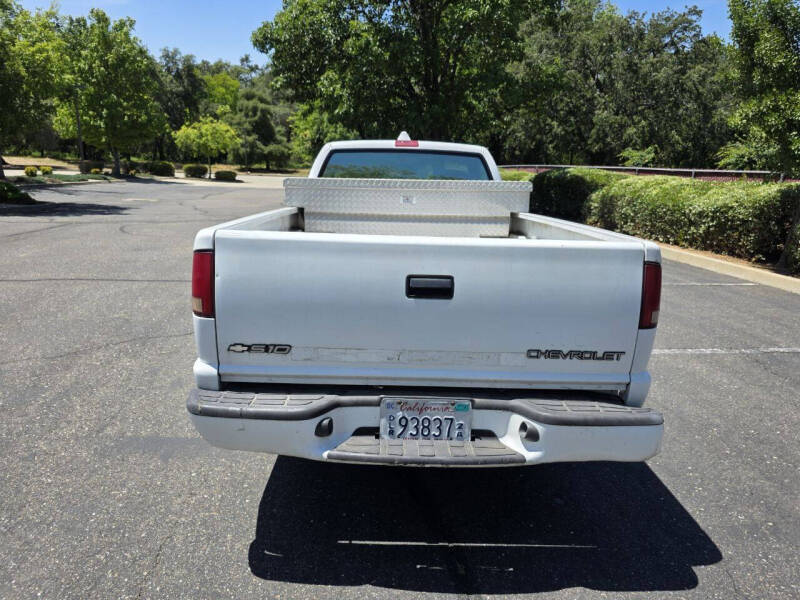 2000 Chevrolet S-10 LS