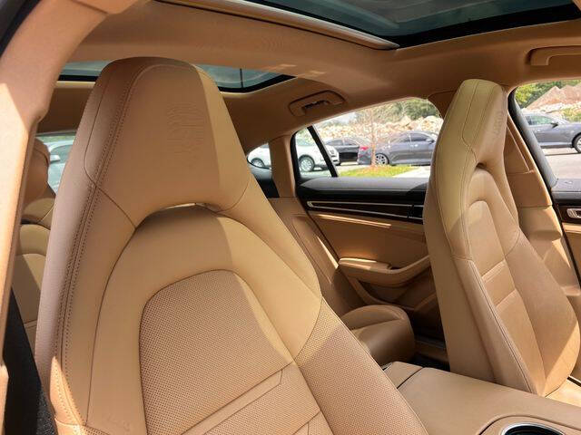 2018 Porsche Panamera 4
