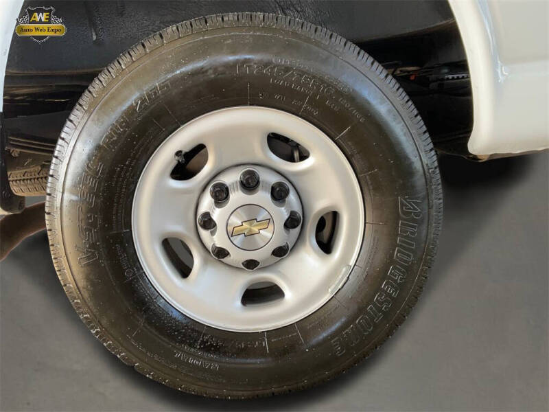 2023 Chevrolet Express 2500