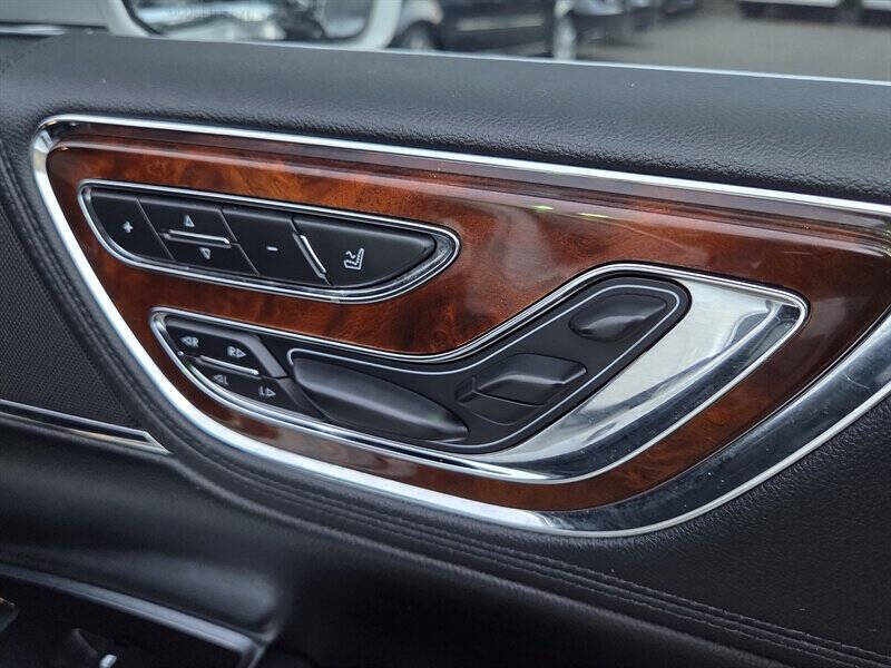 2019 Lincoln Continental Select