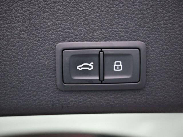 2019 Audi e-tron quattro Premium Plus