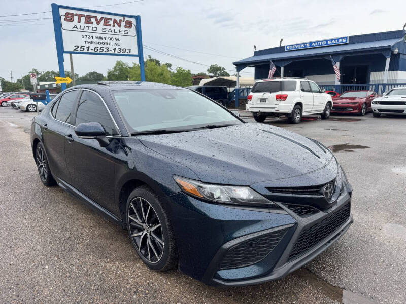 2021 Toyota Camry SE's photo