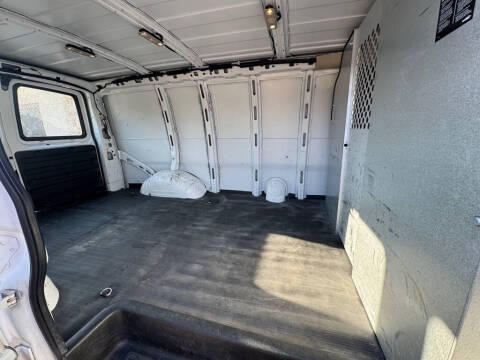 2022 Chevrolet Express 2500