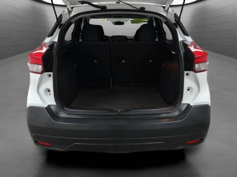 2019 Nissan Kicks S