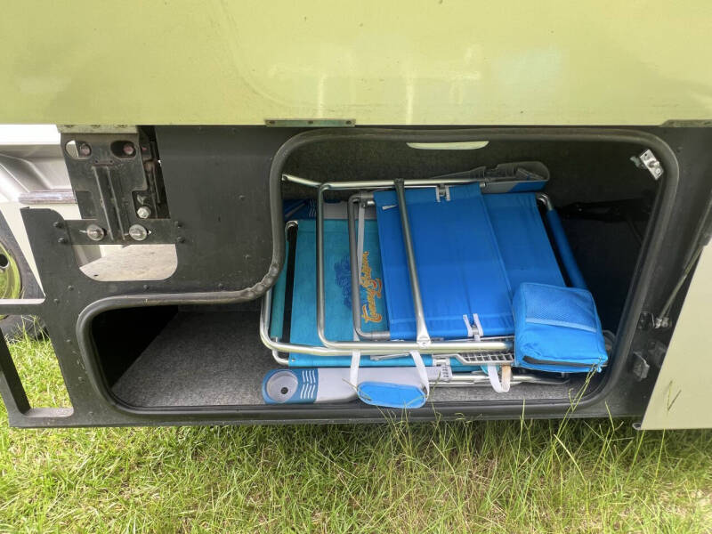 2007 Winnebago Adventurer