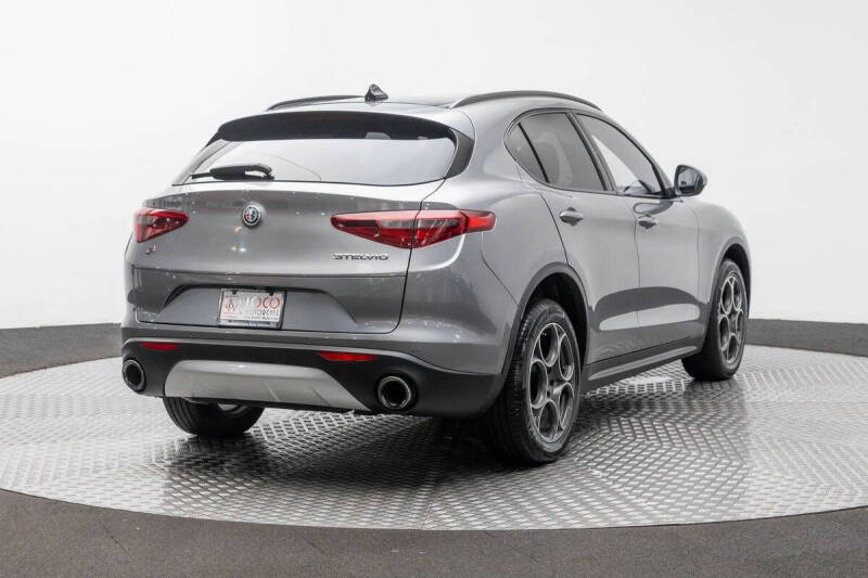 2018 Alfa Romeo Stelvio Sport