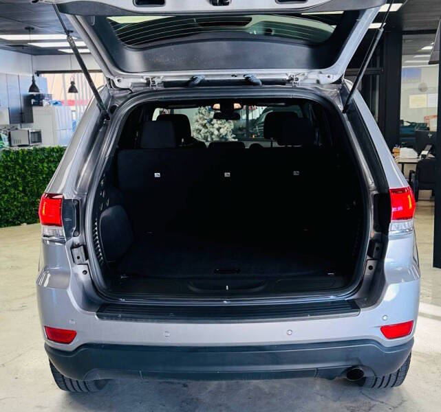 2020 Jeep Grand Cherokee Laredo E