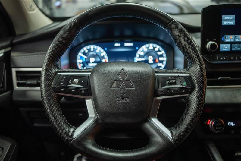 2024 Mitsubishi Outlander SE