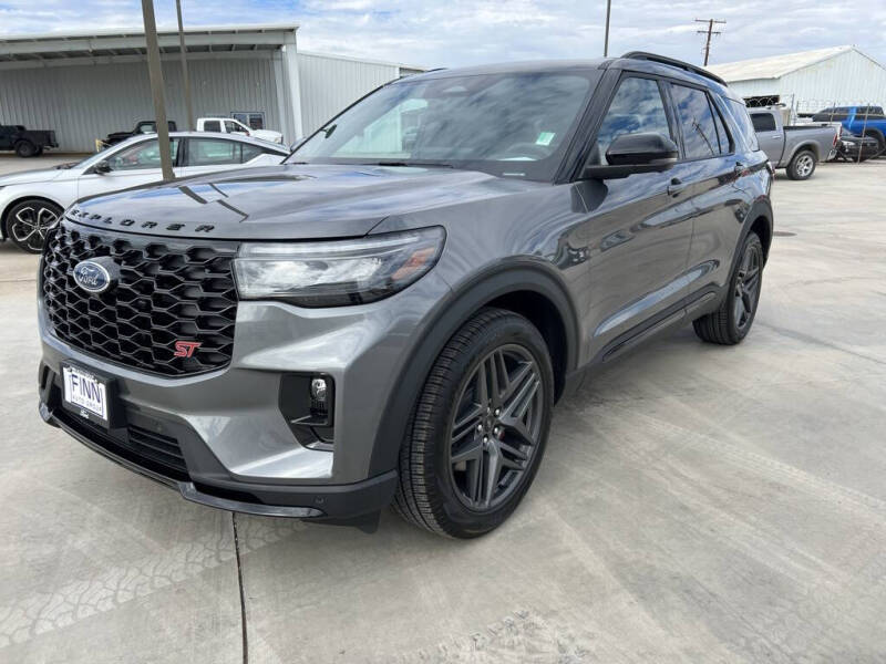 2025 Ford Explorer ST's photo