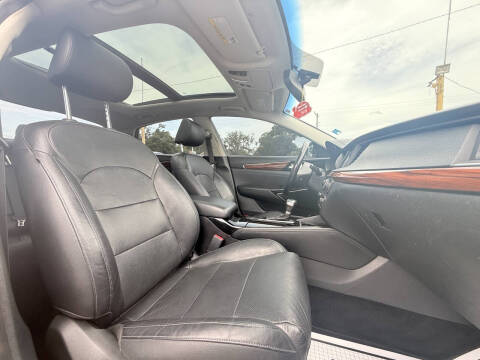2017 Kia Cadenza Limited