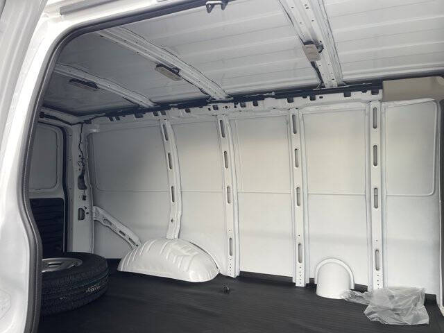 2026 Chevrolet Express 2500
