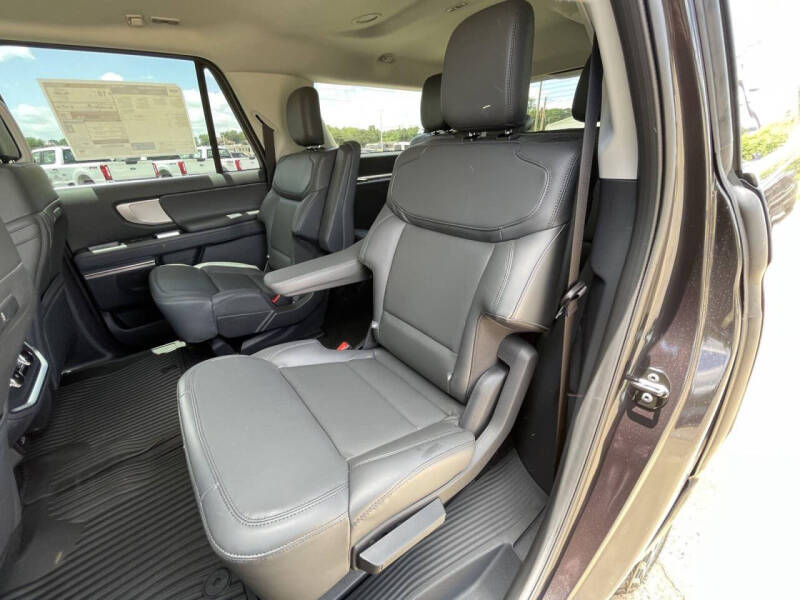 2027 Ford Expedition MAX Active