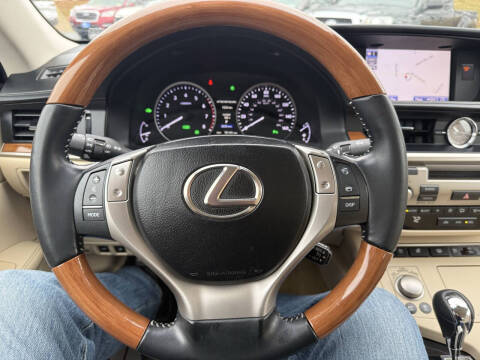 2013 Lexus ES 300h