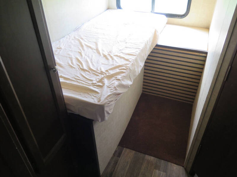 2017 Keystone RV HIDEOUT 27DBS