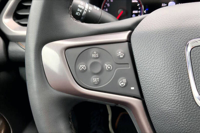 2023 GMC Acadia AT4