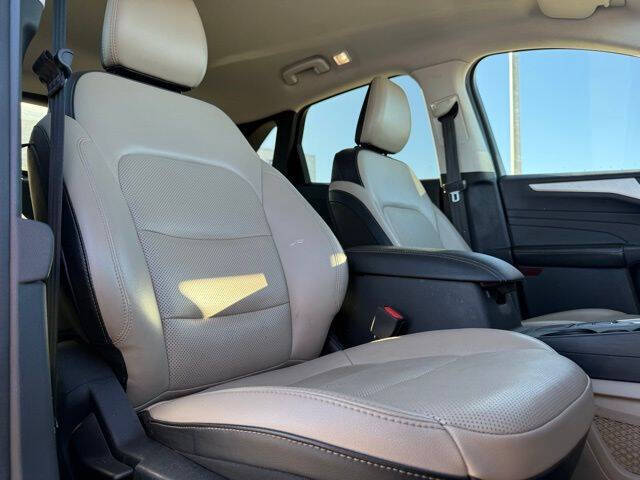 2021 Ford Escape SEL