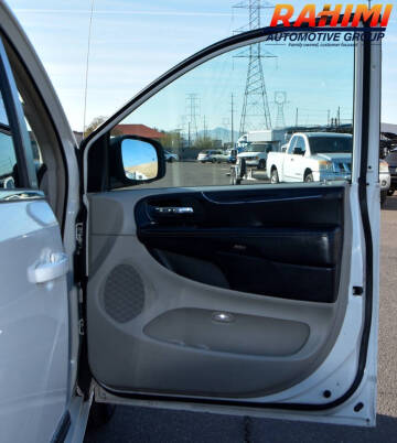 2012 Chrysler Town and Country Touring