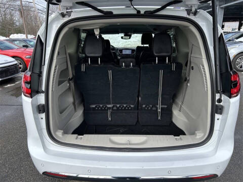 2024 Chrysler Pacifica Touring L