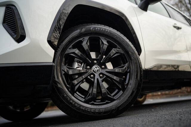 2022 Toyota RAV4 Hybrid SE