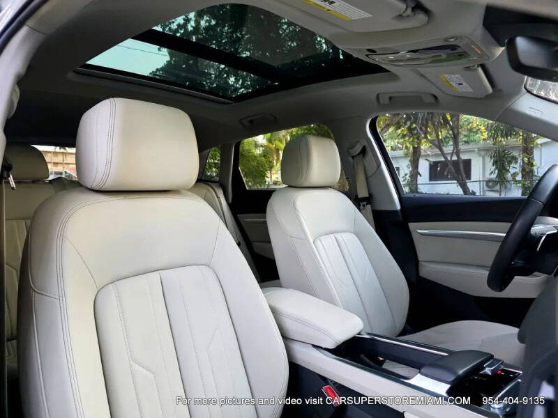 2021 Audi e-tron quattro Premium