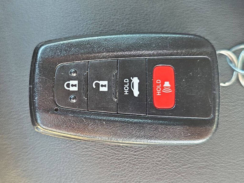2021 Toyota Avalon XLE