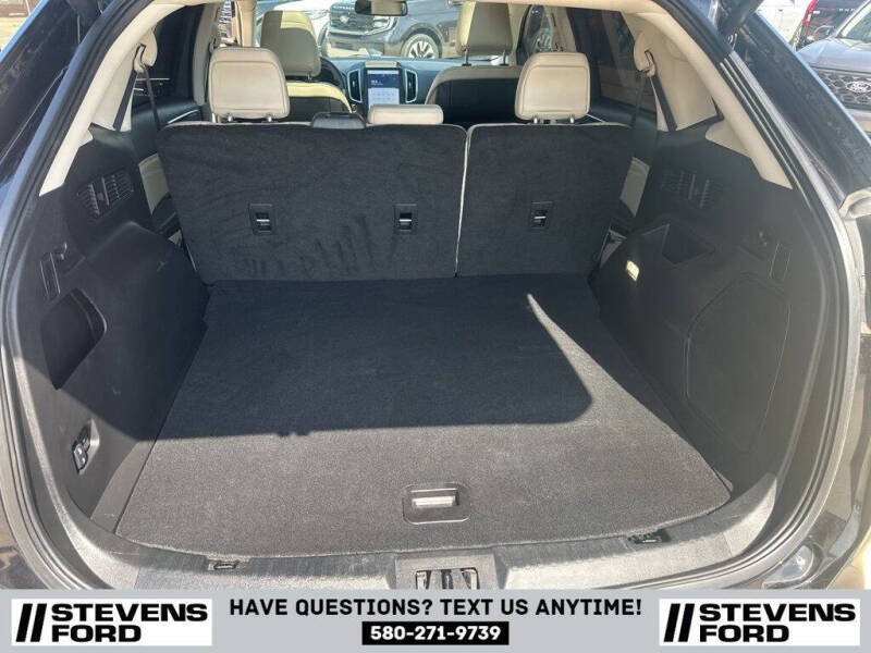 2024 Ford Edge Titanium