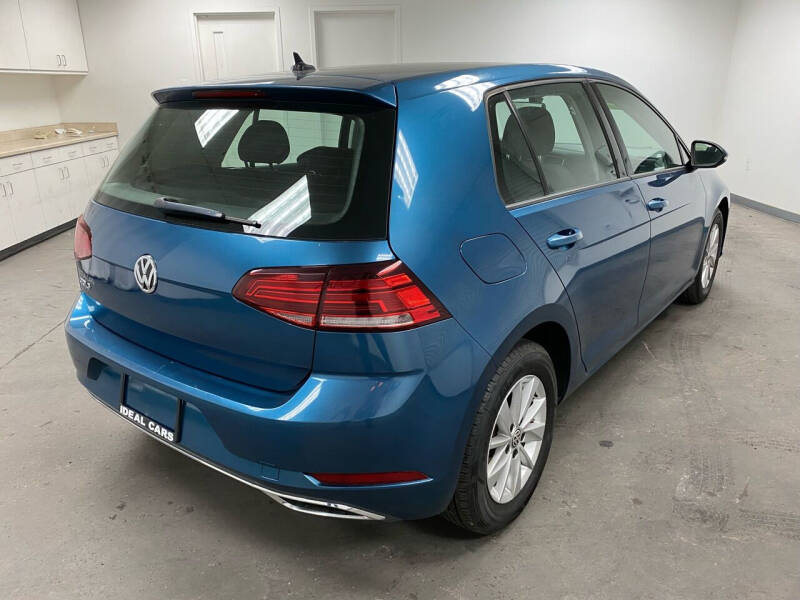 2019 Volkswagen Golf SE