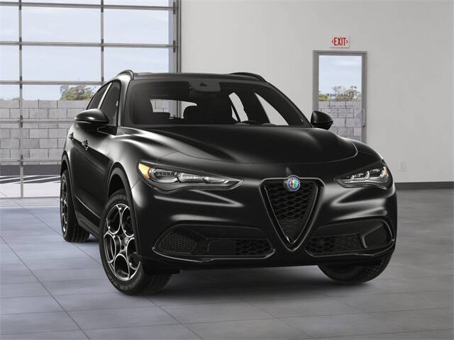 2025 Alfa Romeo Stelvio Intensa