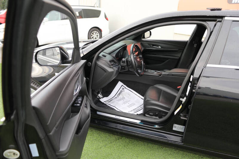 2023 Cadillac CT4 Premium Luxury