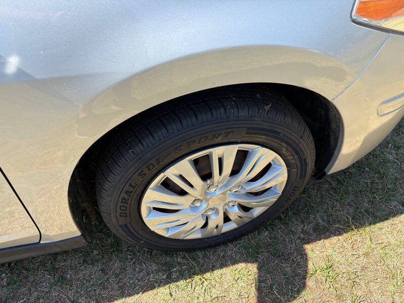 2012 Nissan Versa 1.8 S