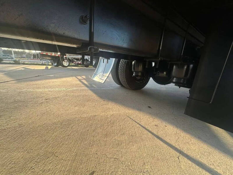 2020 Freightliner M2 106