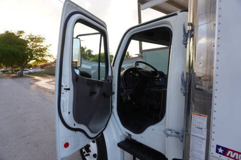 2018 Freightliner M2 106