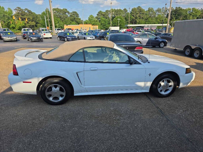 2000 Ford Mustang