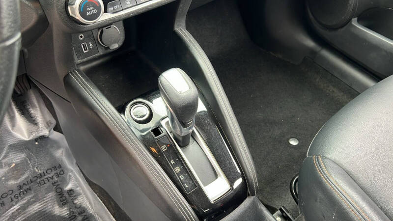 2019 Nissan Kicks SR